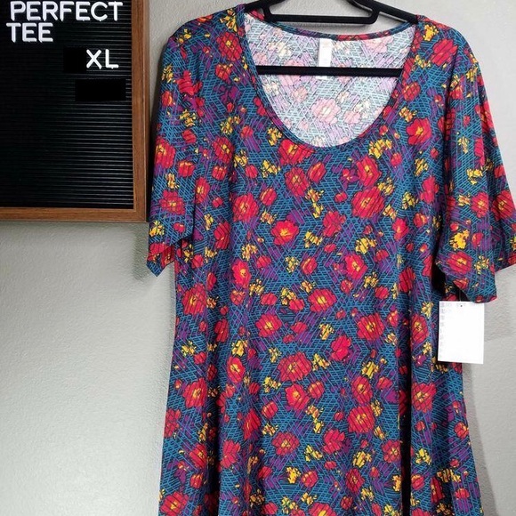 LuLaRoe Tops - LulaRoe Perfect T Size XL Teal And Floral Pattern